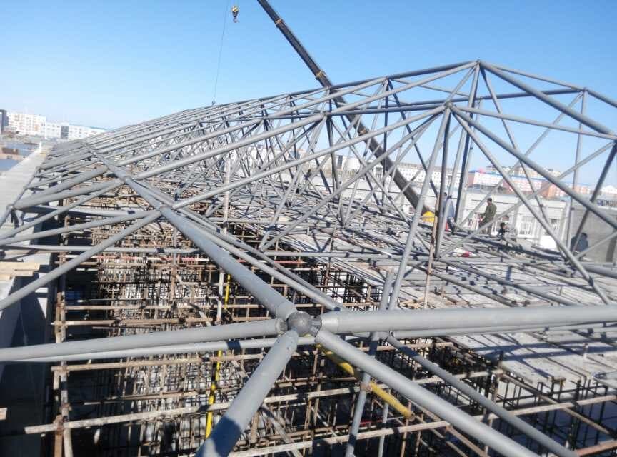 西城商贸城屋顶网架工程